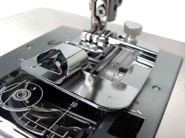 TKM Crafts Sewing Machine Binder Bias Tape Binding Foot Presser Foot Binder  Lockstitch Presser Foot Hemmer For Domestic Sewin…