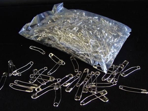 Curved Safety Pins for Basting – Quilting Is My Therapy