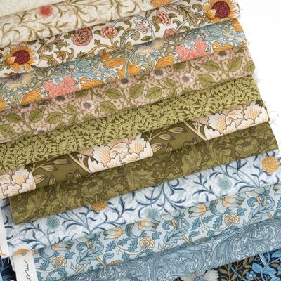 Moda William Morris Manor by Barbara Brackman - Layer Cake