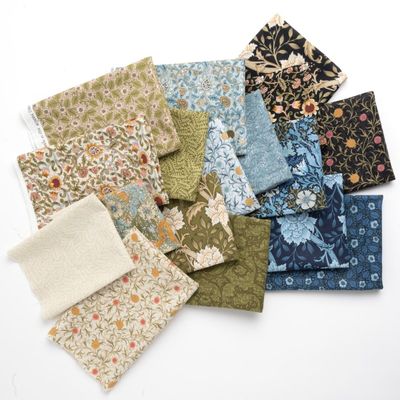 Moda William Morris Manor by Barbara Brackman - Layer Cake