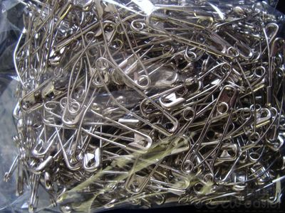  MECCANIXITY Safety Pins 1.5 Inch Metal Nickel Plated Curved  Sewing Pins Quilting Knitting Bending Basting Pin for Blankets Skirts  Crafts Brooch Making Silver Tone 100Pcs