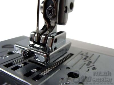 Concealed Invisible Zipper Foot Universal (for 7mm & 5mm machines)