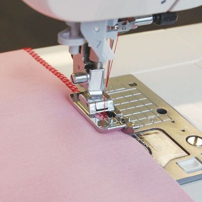 Overcasting Foot for mock overlocking (Universal for 7mm & 5mm machines)