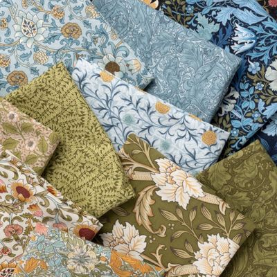 Moda William Morris Manor by Barbara Brackman - Layer Cake